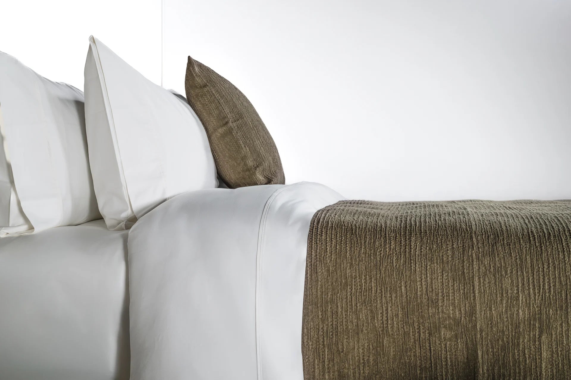 Luna Bedcover
