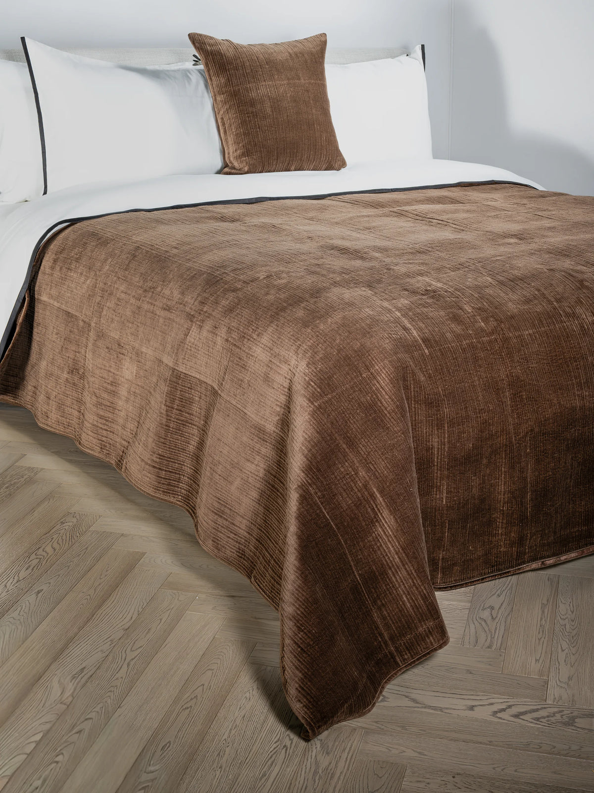 Linea Velvet Bedcover