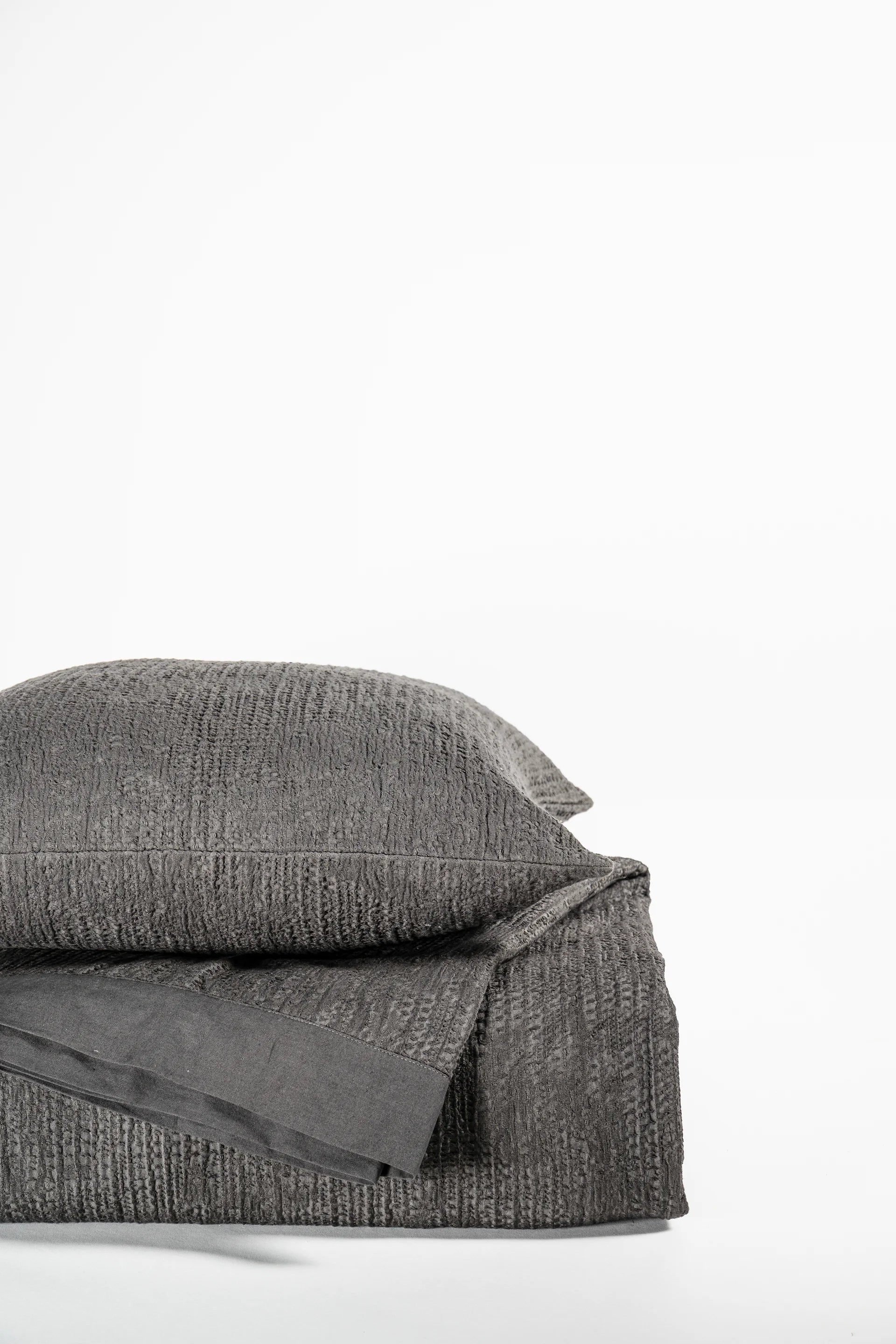 Luna Bedcover