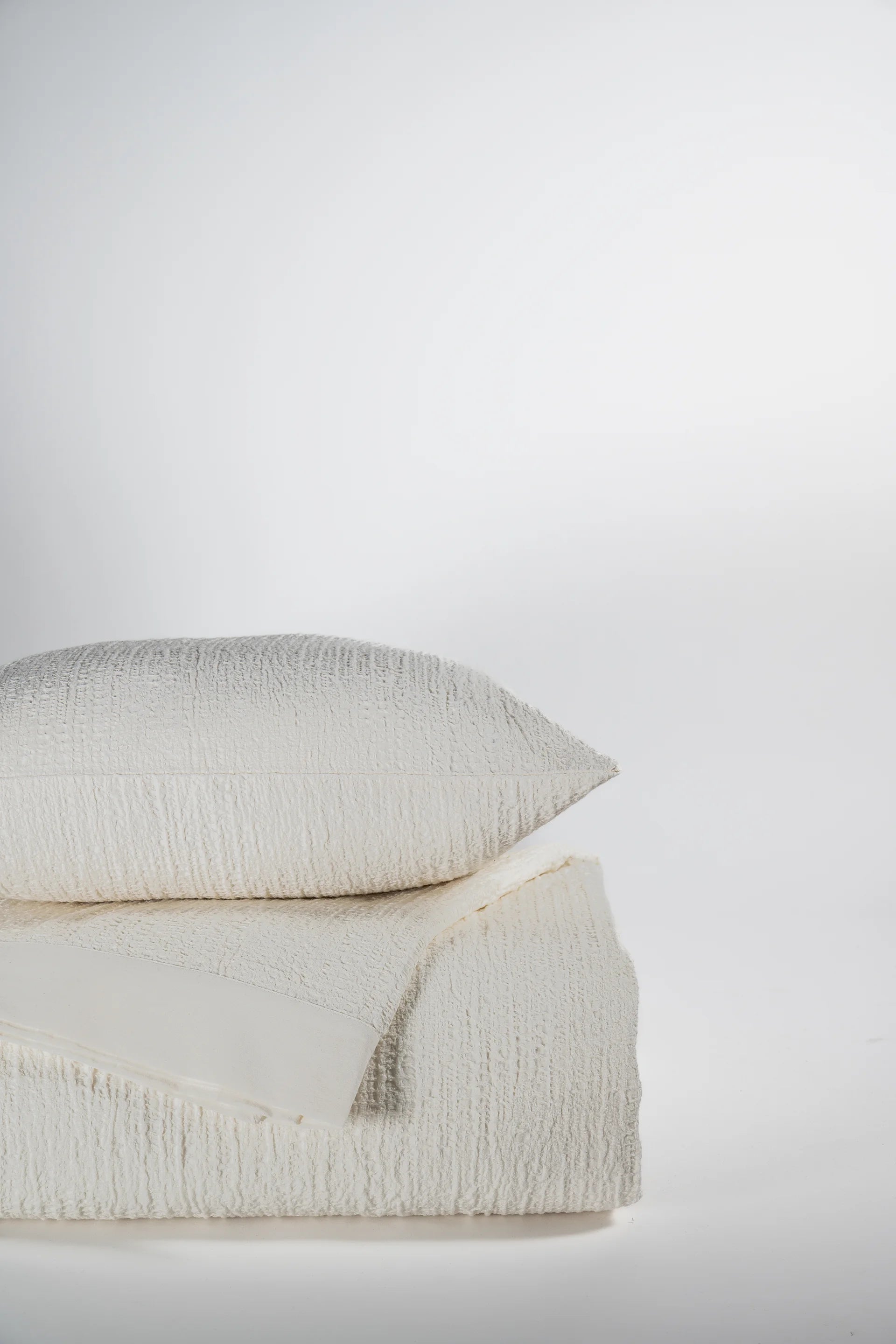 Luna Bedcover